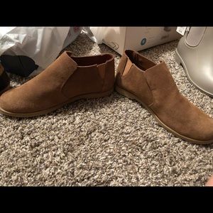 Women’s new Bearpaw booties/ankle boots. Size 6
